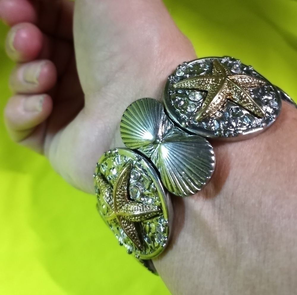 Two tone silvertone goldtone crystal starfish shells stretch bracelet